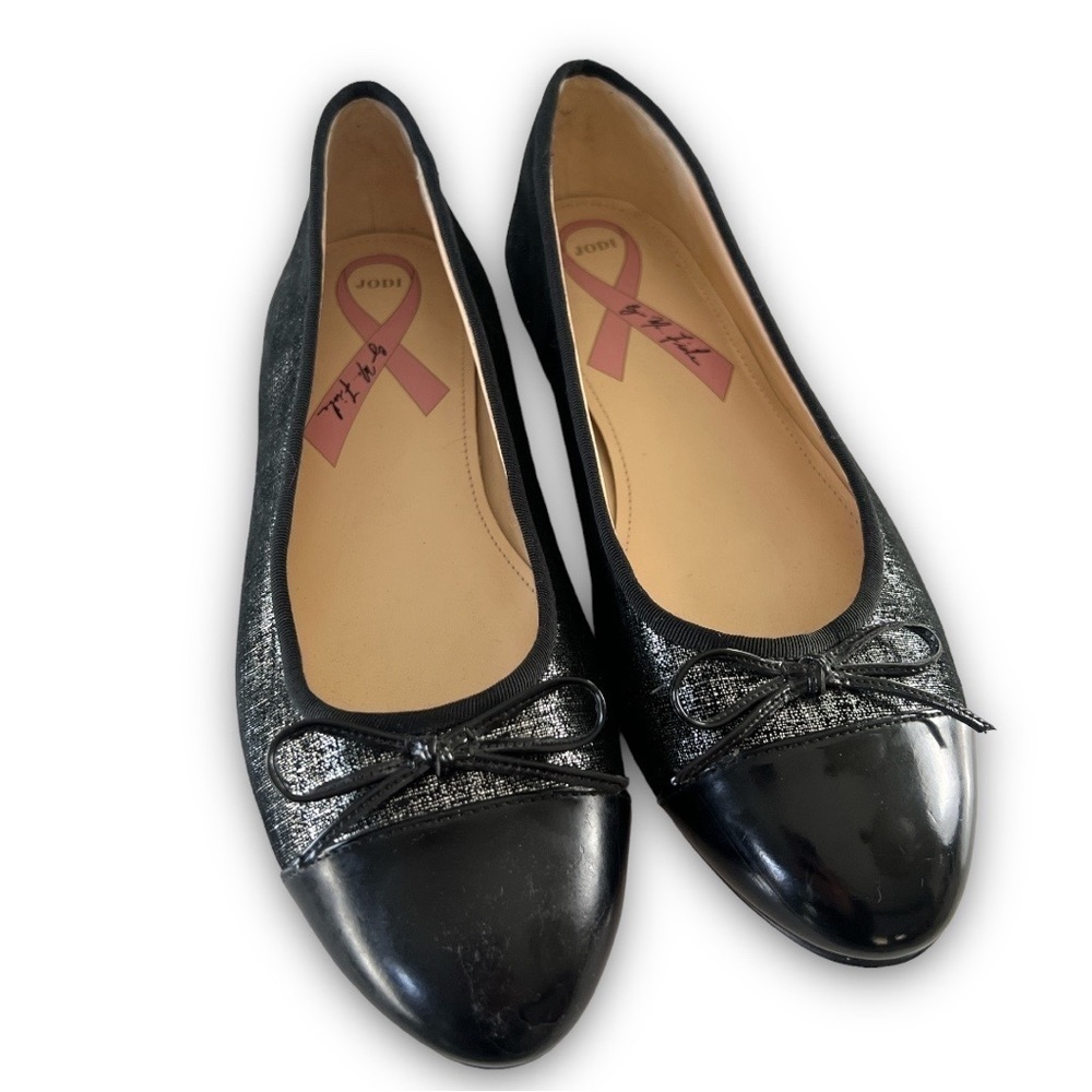 Marc Fisher Jodi Black & Metallic Silver Cap Toe Ballet Flat Shoe Size 8.5